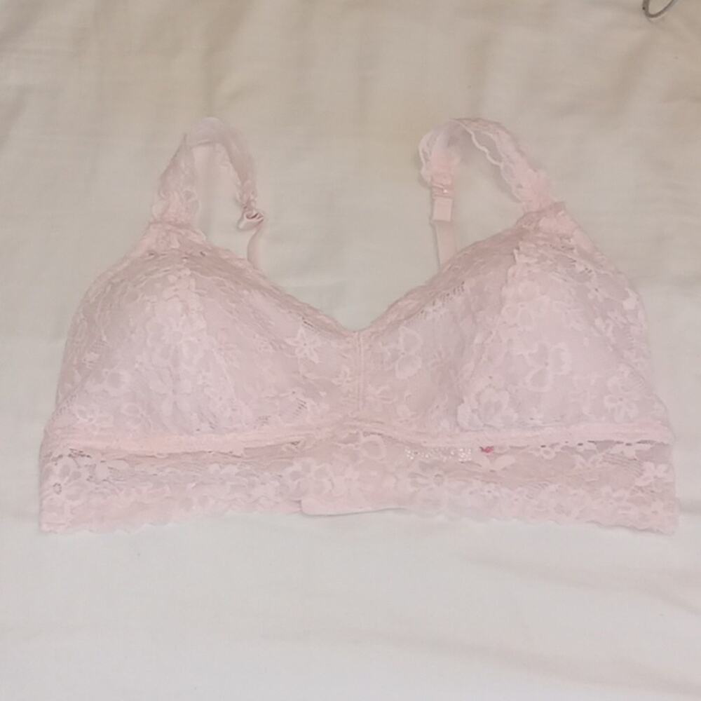 No Boundaries Women's Lite pink lace Bra. XL, Sexy, Chic, Glam, Romantic